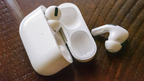 An image of a pair of Apple earbuds